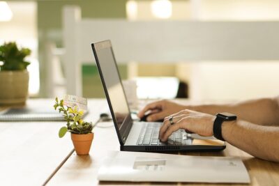 postular a trabajos en el sector público